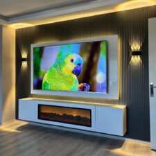 ντουλάπια με διακοσμητικό τζάκι