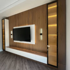 πάνελ ξύλου σε τοίχο