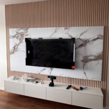 επένδυση τοίχου με pvc και πηχάκια Woodline Saliveros