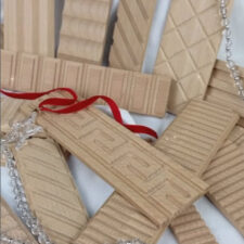 ύλινη μπορντούρα επίπλων σε φυσική απόχρωση