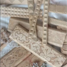 Διακοσμητική μπορντούρα επίπλων από μασίφ ξύλο