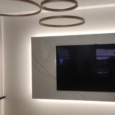 κατασκευή τοίχου για τηλεόραση Woodline Saliveros