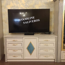 επιπλο τηλεόρασης σαν μπουφεδάκι με σχέδιο μέανδρου