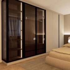 Σύγχρονος σχεδιασμός που αναβαθμίζει το υπνοδωμάτιο.