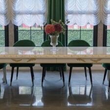 μεγάλη τραπεζαρία κατά παραγγελία