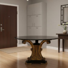 στρογγυλό τραπέζι κεντρικό