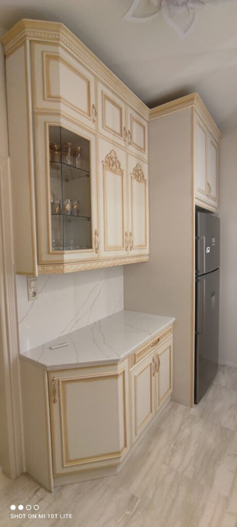 πορτάκια κουζίνας σε πατίνα από Woodline Saliveros